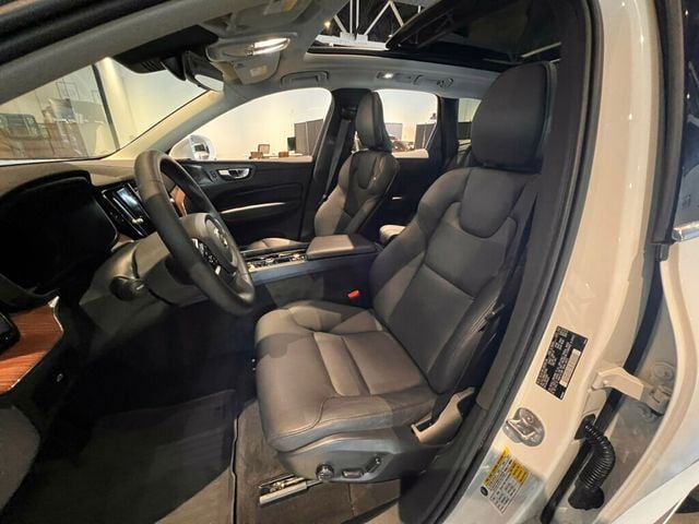 2023 Volvo XC60 B5/AWD/Plus/ClimatePkg/HarmonKardonSound/HomeLink/PanoRoof/NAV - 22997649 - 16