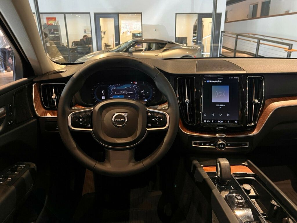 2023 Volvo XC60 B5/AWD/Plus/ClimatePkg/HarmonKardonSound/HomeLink/PanoRoof/NAV - 22997649 - 17