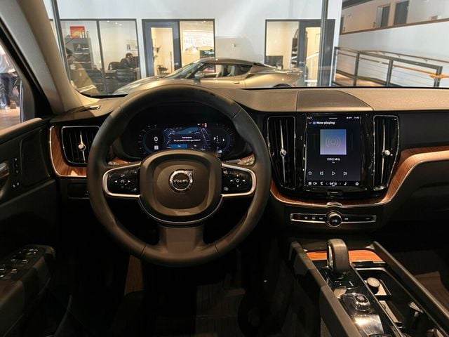 2023 Volvo XC60 B5/AWD/Plus/ClimatePkg/HarmonKardonSound/HomeLink/PanoRoof/NAV - 22997649 - 17