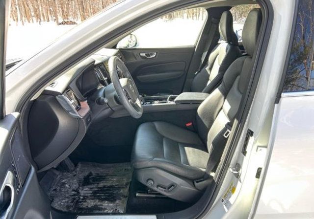 2023 Volvo XC60 B5/AWD/Plus/ClimatePkg/HarmonKardonSound/HomeLink/PanoRoof/NAV - 22997649 - 1