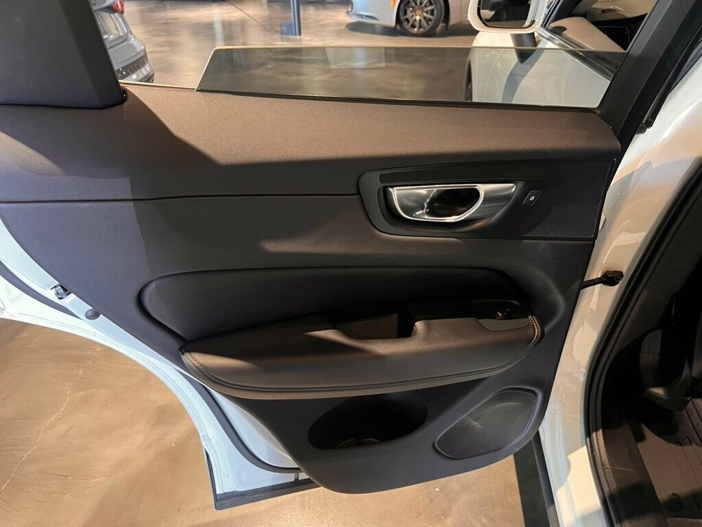 2023 Volvo XC60 B5/AWD/Plus/ClimatePkg/HarmonKardonSound/HomeLink/PanoRoof/NAV - 22997649 - 23
