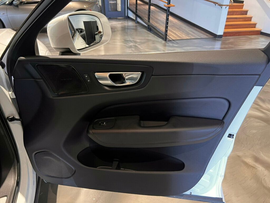 2023 Volvo XC60 B5/AWD/Plus/ClimatePkg/HarmonKardonSound/HomeLink/PanoRoof/NAV - 22997649 - 30