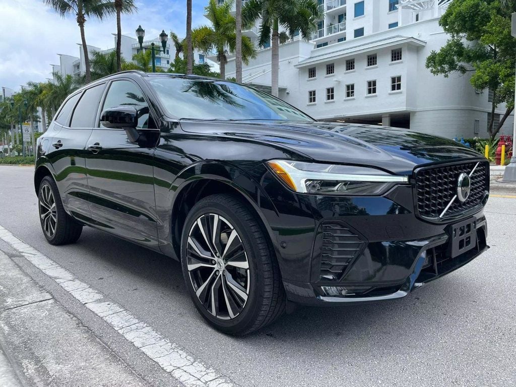 2023 Volvo XC60 B5 AWD Plus Dark Theme - 22541507 - 1