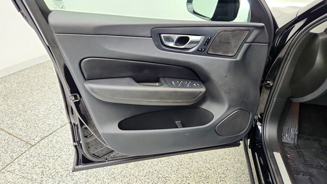 2023 Volvo XC60 B5 AWD Plus Dark Theme - 23035589 - 10
