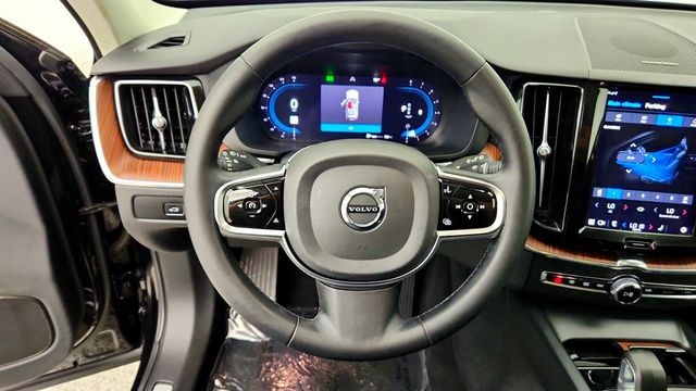 2023 Volvo XC60 B5 AWD Plus Dark Theme - 23035589 - 13
