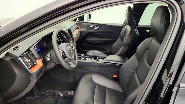 2023 Volvo XC60 B5 AWD Plus Dark Theme - 23035589 - 19