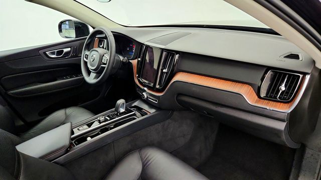 2023 Volvo XC60 B5 AWD Plus Dark Theme - 23035589 - 24