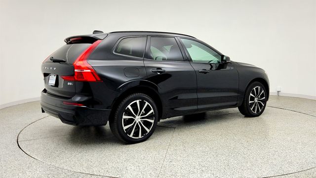 2023 Volvo XC60 B5 AWD Plus Dark Theme - 23035589 - 4