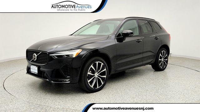 2023 Volvo XC60 B5 AWD Plus Dark Theme w/ 20'' Wheels, h/k Audio & Climate Pkg - 23035589 - 0