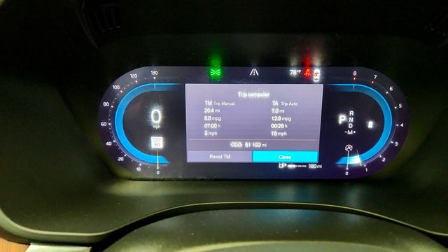 2023 Volvo XC60 B5 AWD Plus Dark Theme w/ 20'' Wheels, h/k Audio & Climate Pkg - 23035589 - 14