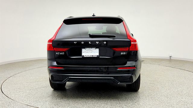 2023 Volvo XC60 B5 AWD Plus Dark Theme w/ 20'' Wheels, h/k Audio & Climate Pkg - 23035589 - 5