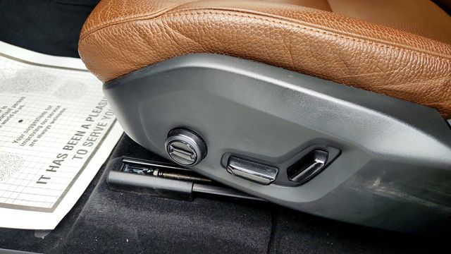 2023 Volvo XC60 B5 AWD Plus Dark Theme w/ Climate Package - 23015739 - 11