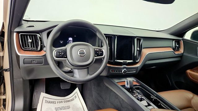2023 Volvo XC60 B5 AWD Plus Dark Theme w/ Climate Package - 23015739 - 12