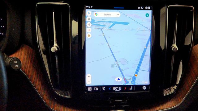 2023 Volvo XC60 B5 AWD Plus Dark Theme w/ Climate Package - 23015739 - 17