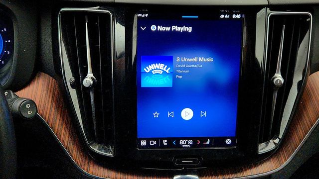 2023 Volvo XC60 B5 AWD Plus Dark Theme w/ Climate Package - 23015739 - 18