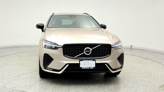 2023 Volvo XC60 B5 AWD Plus Dark Theme w/ Climate Package - 23015739 - 1