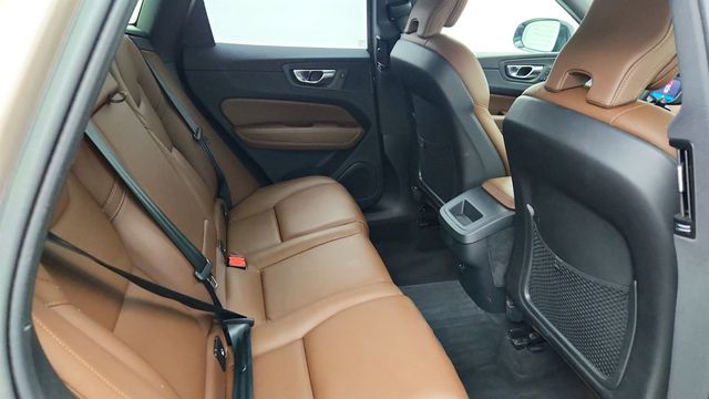 2023 Volvo XC60 B5 AWD Plus Dark Theme w/ Climate Package - 23015739 - 22