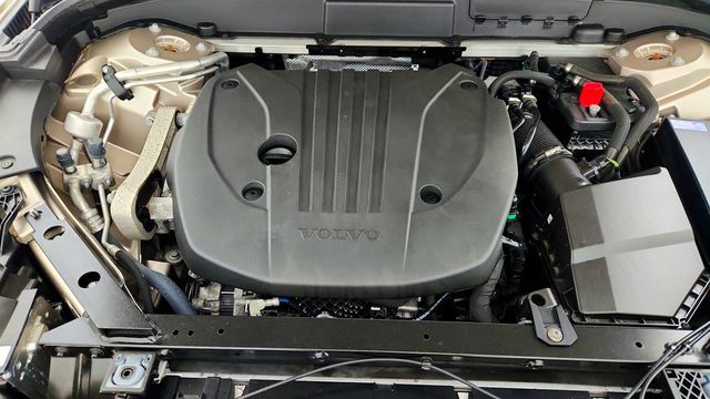 2023 Volvo XC60 B5 AWD Plus Dark Theme w/ Climate Package - 23015739 - 26