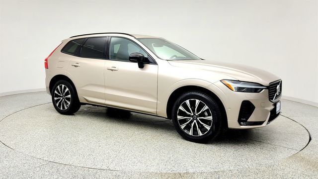 2023 Volvo XC60 B5 AWD Plus Dark Theme w/ Climate Package - 23015739 - 2