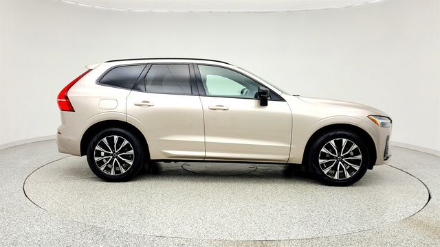 2023 Volvo XC60 B5 AWD Plus Dark Theme w/ Climate Package - 23015739 - 3