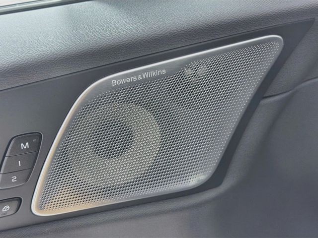 2023 Volvo XC60 B5 AWD Ultimate Bright Theme - 23065688 - 18