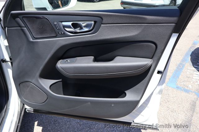 2023 Volvo XC60 B5 AWD Ultimate Bright Theme - 23058461 - 17