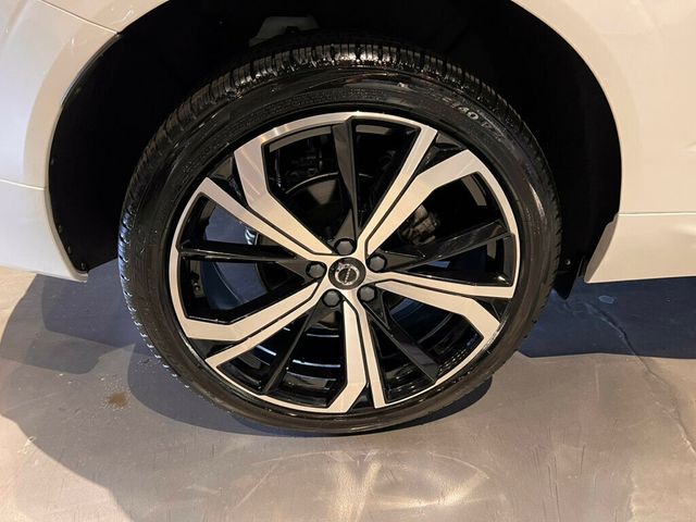 2023 Volvo XC60 B5/AWD/Ultimate/ClimatePkg/HeadUpDisplay/360Cam/HarmonKardon/NAV - 22990346 - 11