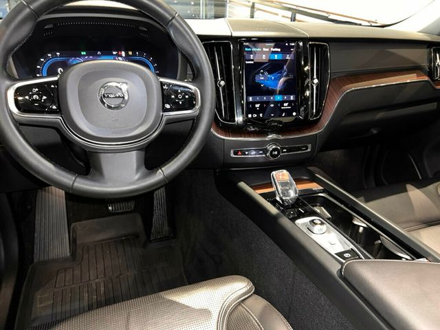 2023 Volvo XC60 B5/AWD/Ultimate/ClimatePkg/HeadUpDisplay/360Cam/HarmonKardon/NAV - 22990346 - 17