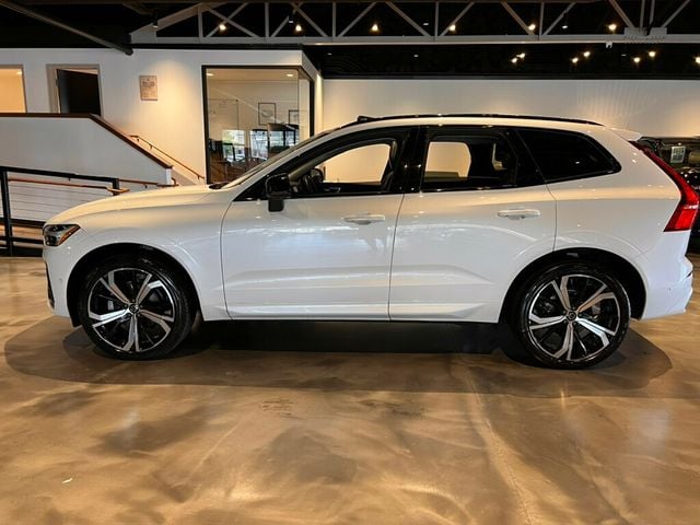 2023 Volvo XC60 B5/AWD/Ultimate/ClimatePkg/HeadUpDisplay/360Cam/HarmonKardon/NAV - 22990346 - 1