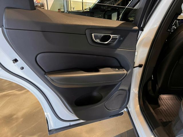 2023 Volvo XC60 B5/AWD/Ultimate/ClimatePkg/HeadUpDisplay/360Cam/HarmonKardon/NAV - 22990346 - 23
