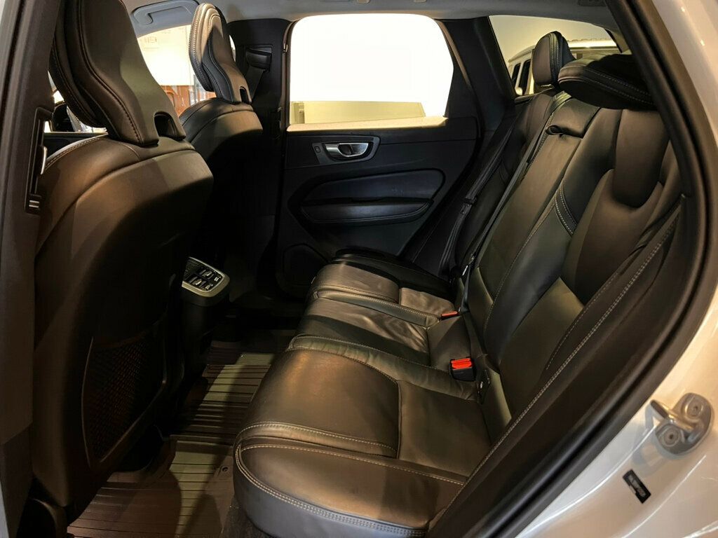 2023 Volvo XC60 B5/AWD/Ultimate/ClimatePkg/HeadUpDisplay/360Cam/HarmonKardon/NAV - 22990346 - 24