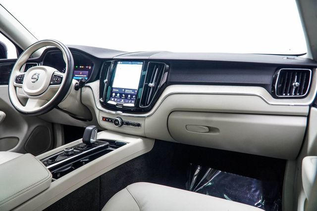 2023 Volvo XC60 B5 FWD Plus Bright Theme - 23019199 - 17