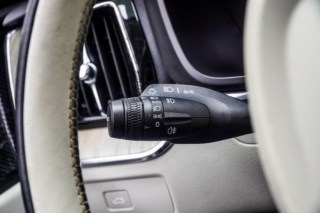 2023 Volvo XC60 B5 FWD Plus Bright Theme - 23019199 - 28