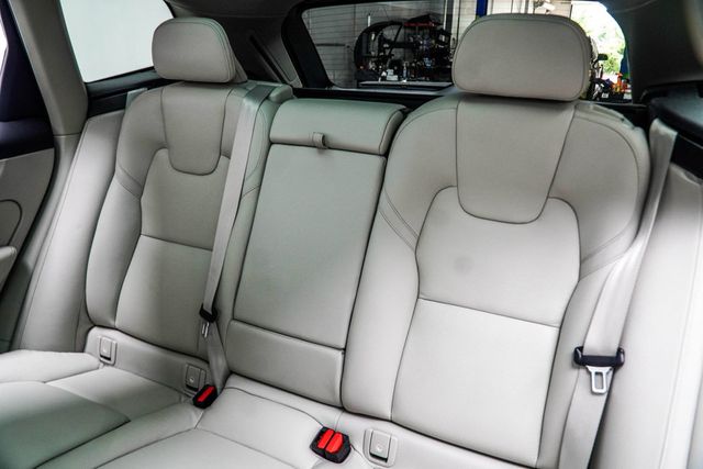 2023 Volvo XC60 B5 FWD Plus Bright Theme - 23019199 - 35