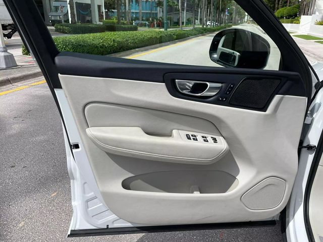2023 Volvo XC60 B5 FWD Plus Dark Theme - 22586609 - 21