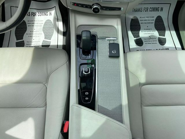 2023 Volvo XC60 B5 FWD Plus Dark Theme - 22586609 - 23