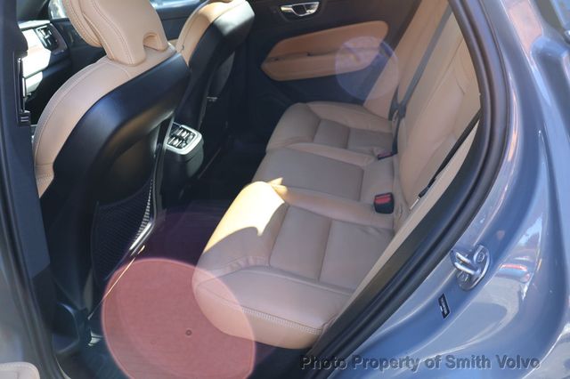 2023 Volvo XC60 B5 FWD Ultimate Bright Theme - 22972687 - 13