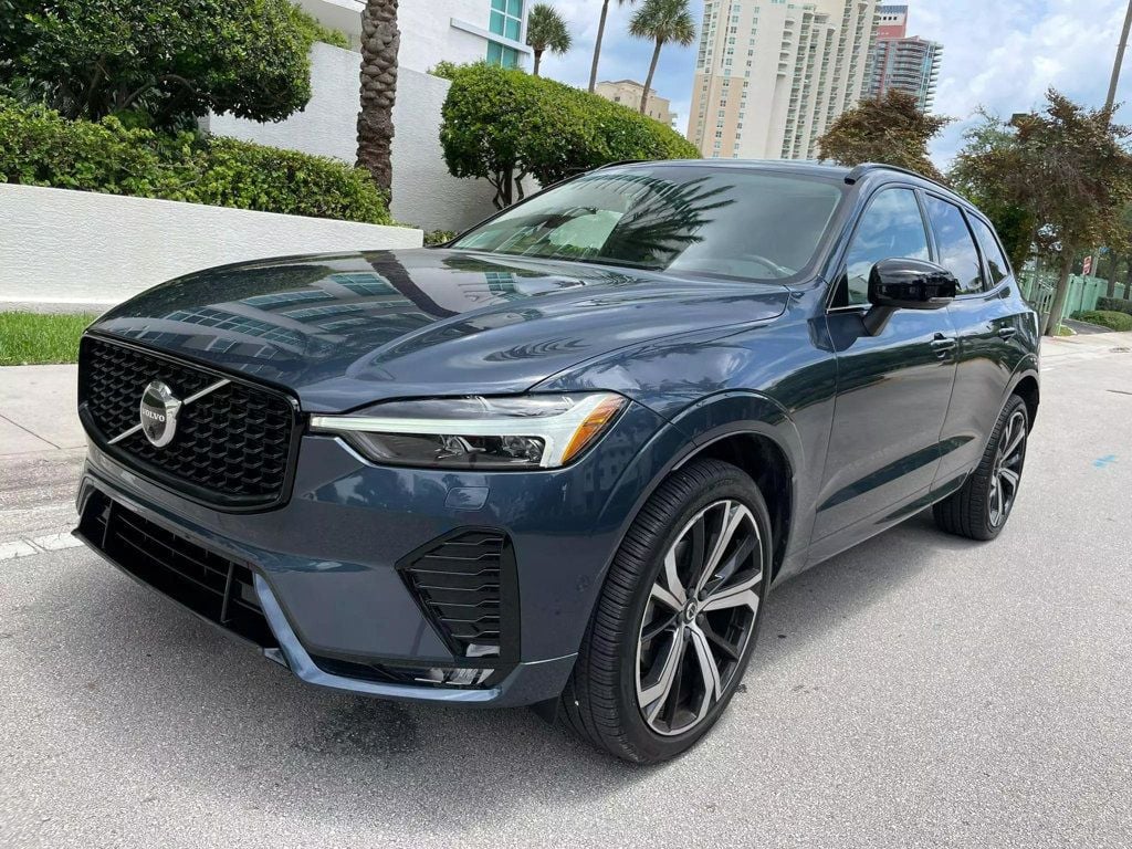 2023 Volvo XC60 B5 FWD Ultimate Dark Theme - 22548204 - 3