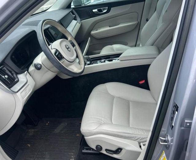 2023 Volvo XC60 B5/Plus/BrightTheme/AdapCruise/PanoRoof/HtdSeats/360Cam/NAV - 23038202 - 1