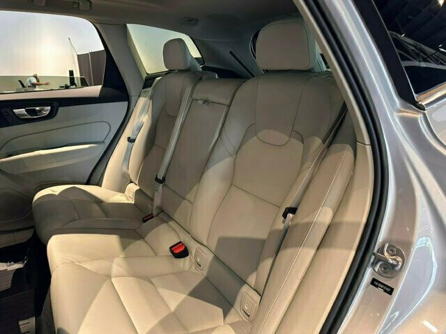 2023 Volvo XC60 B5/Plus/BrightTheme/AdapCruise/PanoRoof/HtdSeats/360Cam/NAV - 23038202 - 26
