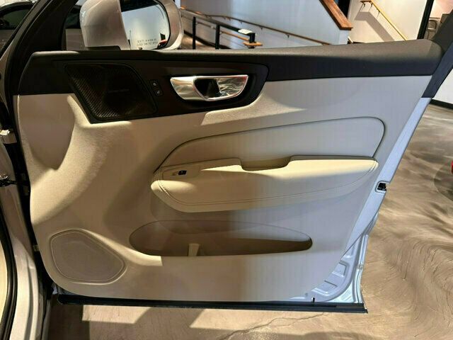 2023 Volvo XC60 B5/Plus/BrightTheme/AdapCruise/PanoRoof/HtdSeats/360Cam/NAV - 23038202 - 31