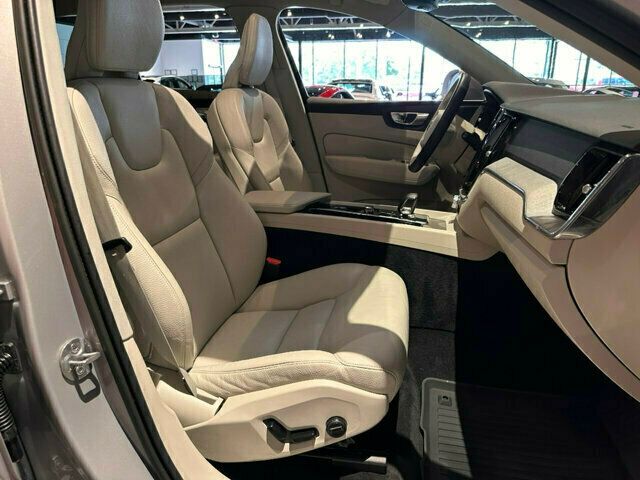 2023 Volvo XC60 B5/Plus/BrightTheme/AdapCruise/PanoRoof/HtdSeats/360Cam/NAV - 23038202 - 32