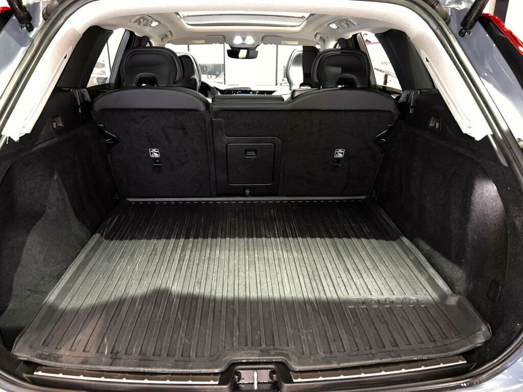 2023 Volvo XC60 B5/Plus/ClimatePkg/360Cam/AdapCruise/PanoRoof/AppleCarplay/NAV - 22977691 - 19