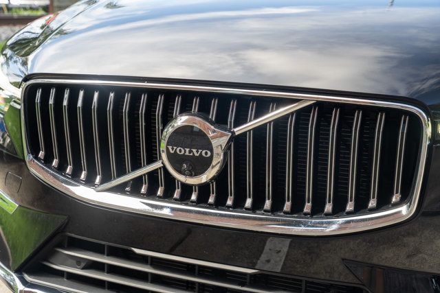 2023 Volvo XC60 B5/Ultimate/ClimatePkg/HeadUpDisplay/AdapCruise/PanoRoof/NAV - 23044542 - 13