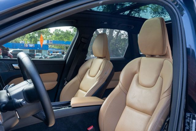 2023 Volvo XC60 B5/Ultimate/ClimatePkg/HeadUpDisplay/AdapCruise/PanoRoof/NAV - 23044542 - 18
