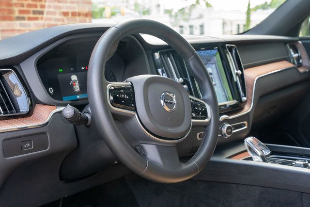 2023 Volvo XC60 B5/Ultimate/ClimatePkg/HeadUpDisplay/AdapCruise/PanoRoof/NAV - 23044542 - 19