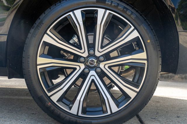 2023 Volvo XC60 B5/Ultimate/ClimatePkg/HeadUpDisplay/AdapCruise/PanoRoof/NAV - 23044542 - 56
