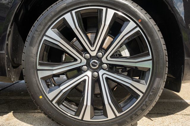 2023 Volvo XC60 B5/Ultimate/ClimatePkg/HeadUpDisplay/AdapCruise/PanoRoof/NAV - 23044542 - 57