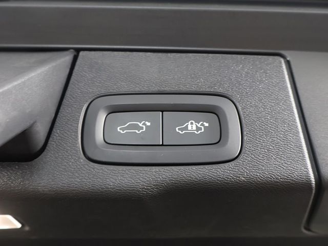 2023 Volvo XC60 B6 AWD Ultimate Bright Theme - 23074519 - 19