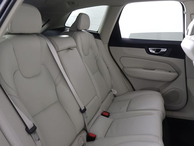 2023 Volvo XC60 B6 AWD Ultimate Bright Theme - 23074519 - 33